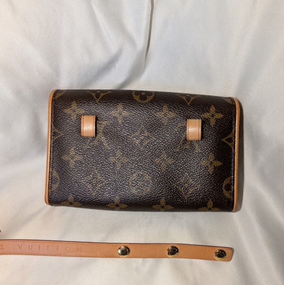 LOUIS VUITTON Florentine Waist Bag Monogram Canvas XS Belt × 1 - Picture 4 of 9